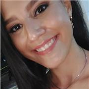 Egresada Normalista y Química de la Universidad Industrial de Santander. Clases a niños de todas las edades desde el área de preescolar